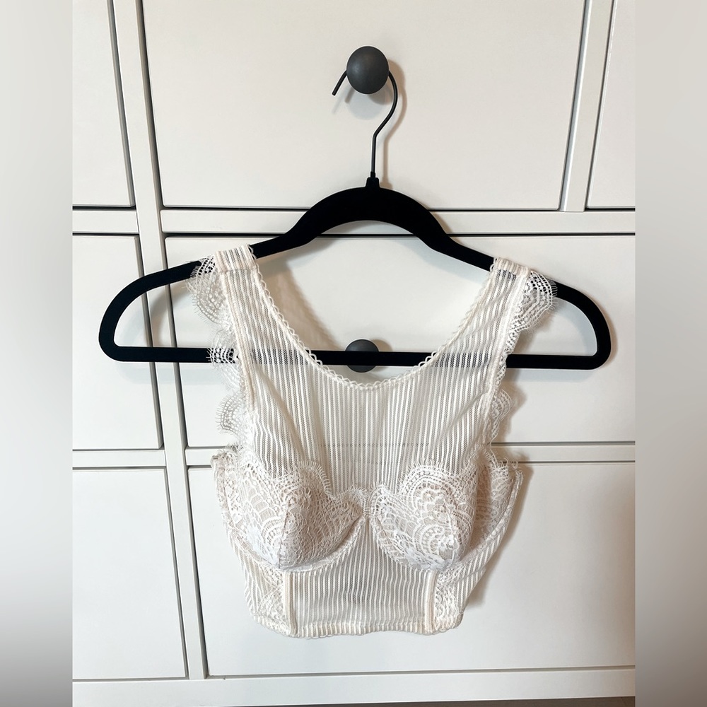 Victoria’s Secret 32DD Cream Bustier